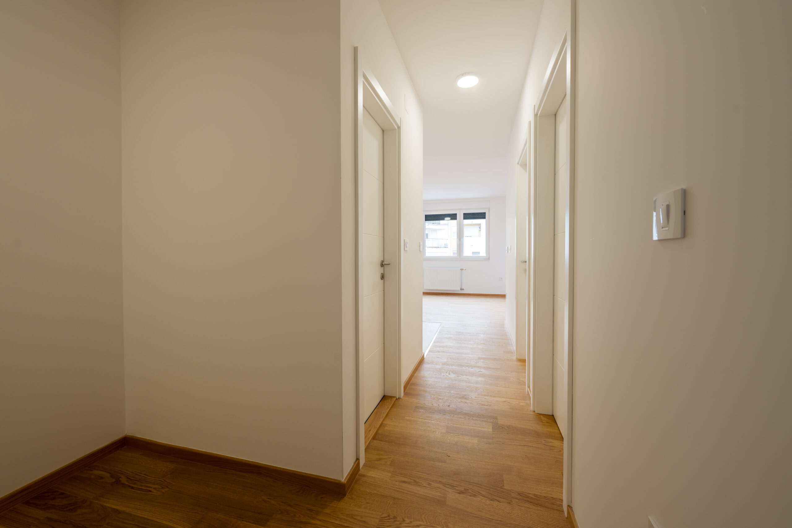 Na prodaju – četvorosoban stan, Novi Sad (Kiš Ernea 46), 77m2, II sprat