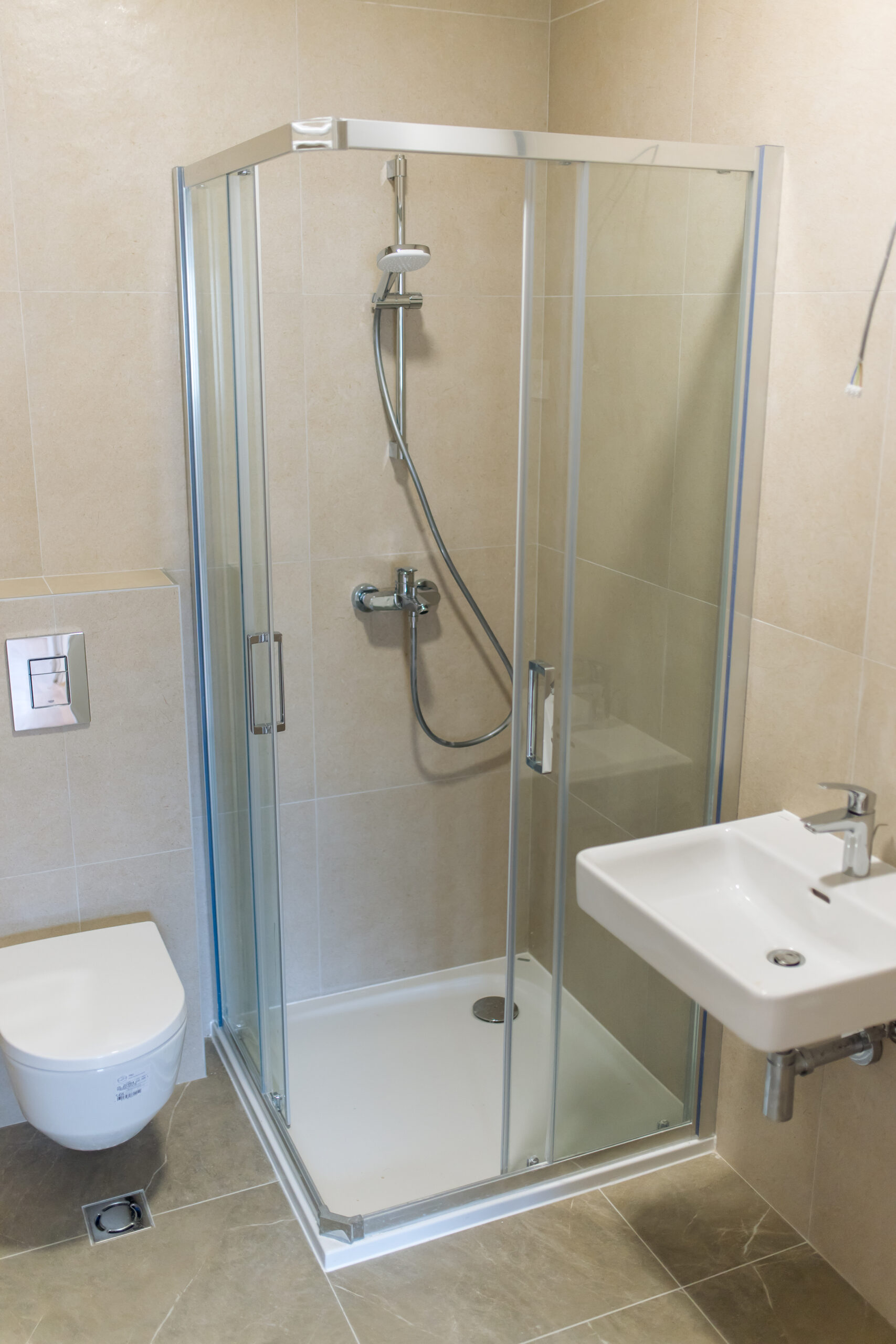 Na prodaju – četvorosoban stan, Novi Sad (Kiš Ernea 46), 77m2, II sprat