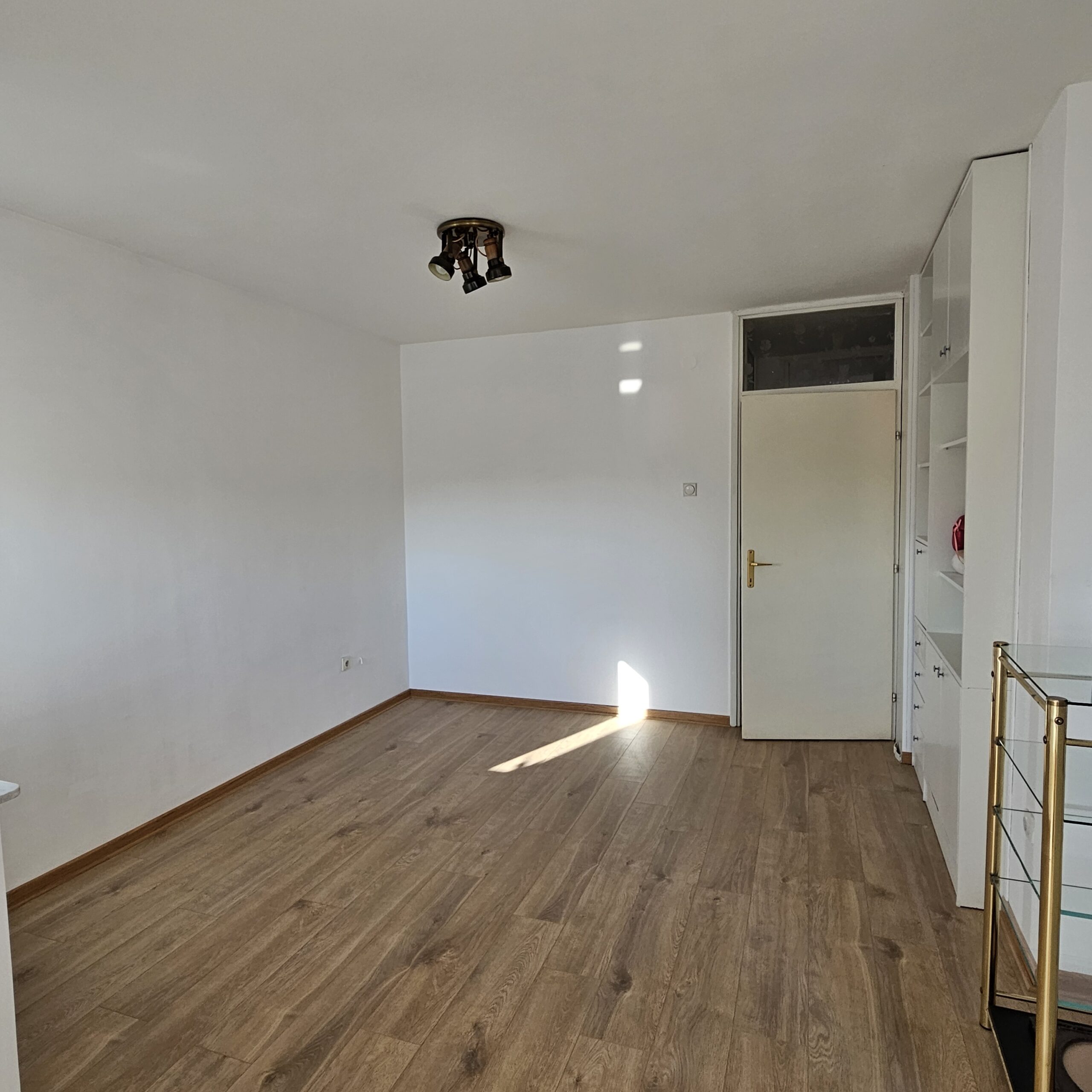 Polunamešten stan na Vračaru